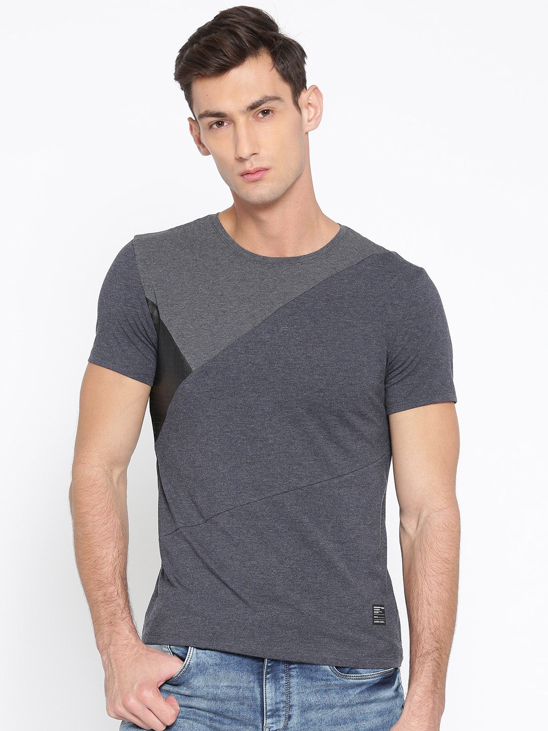 

Blackberrys Men Charcoal Grey Colourblocked Round Neck T-shirt