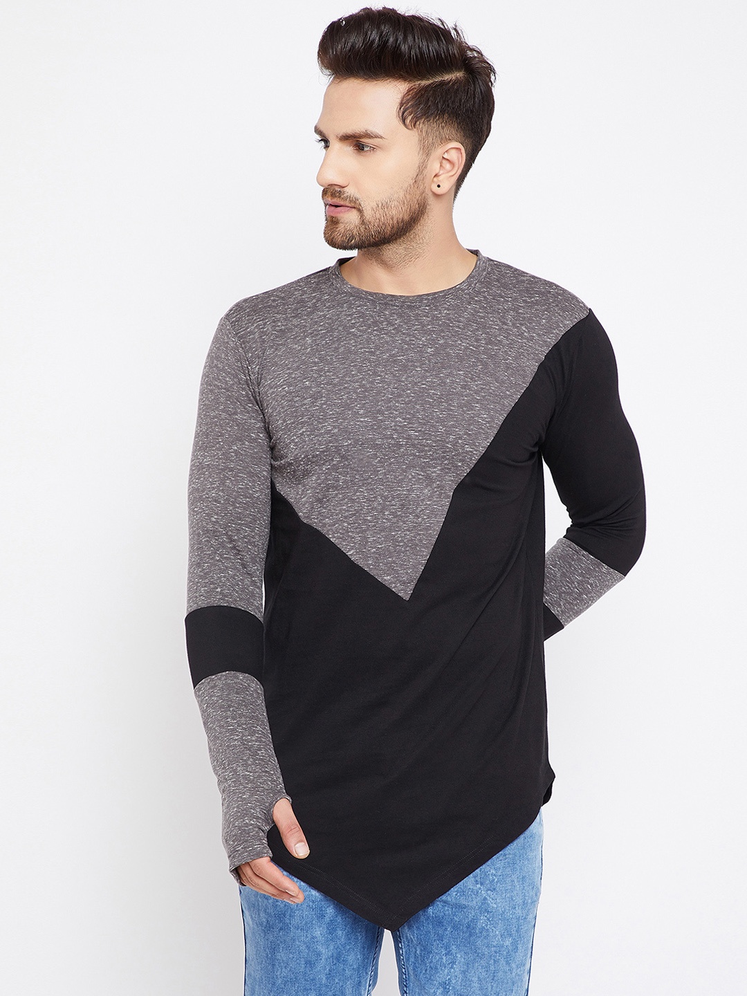 

Hypernation Men Grey Colourblocked Round Neck T-shirt