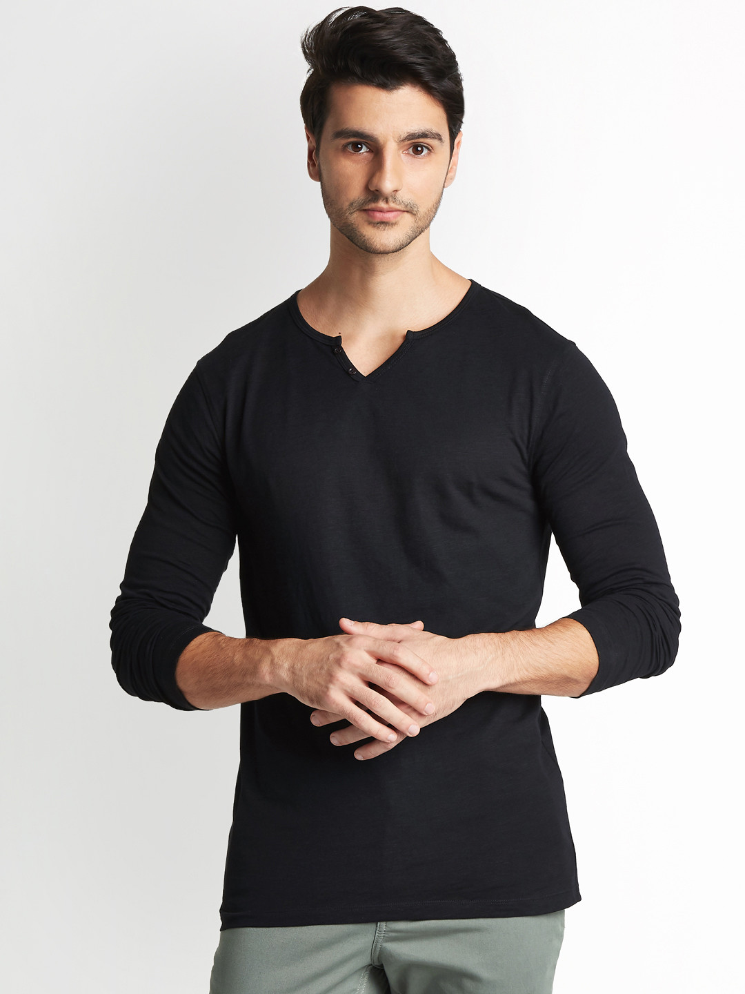 

Urban Ranger by pantaloons Men Black Solid Round Neck T-shirt