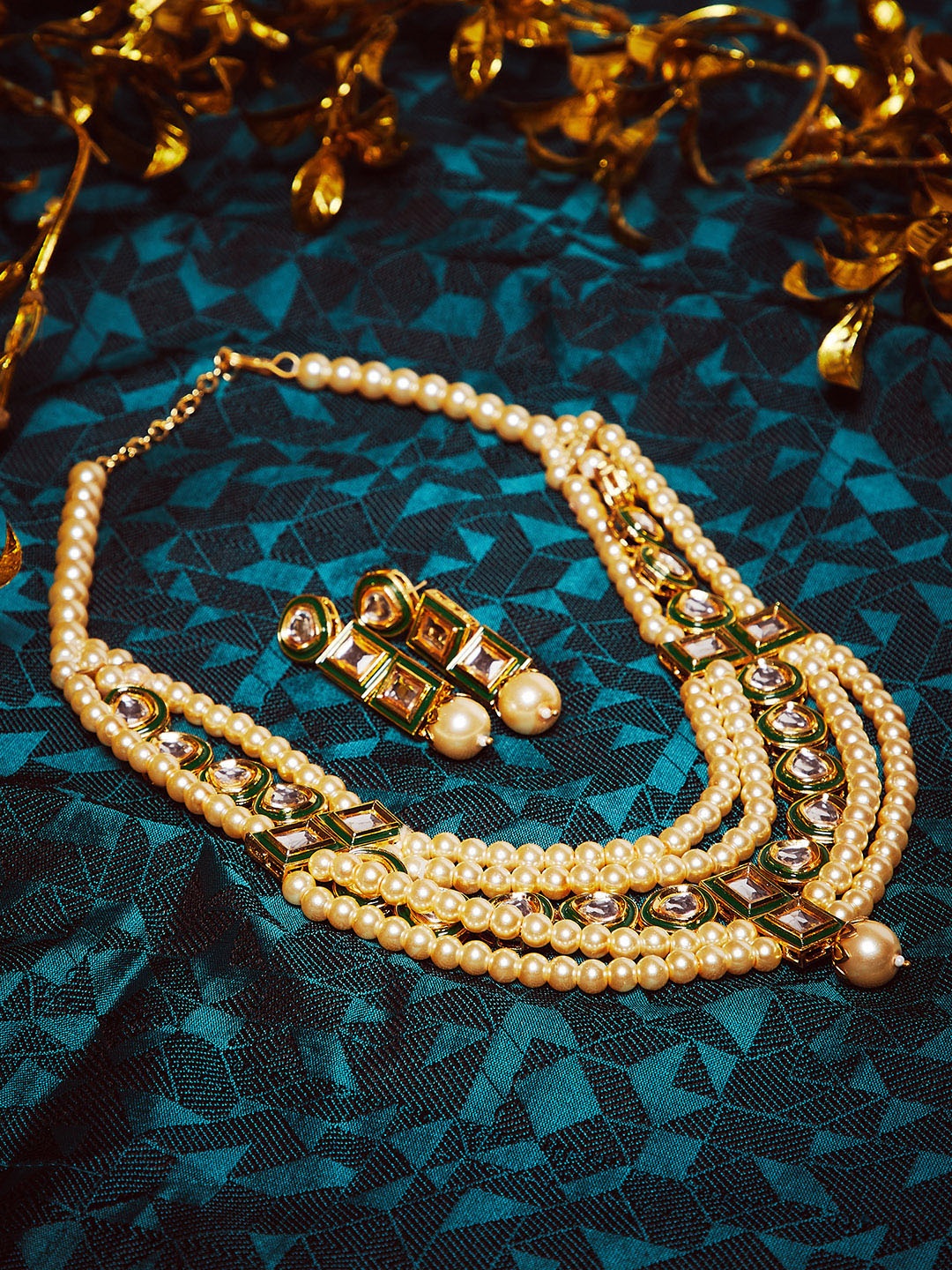 

PANASH Gold-Plated, Off-White & Green Kundan & Pearl Studded Handcrafted Jewellery Set