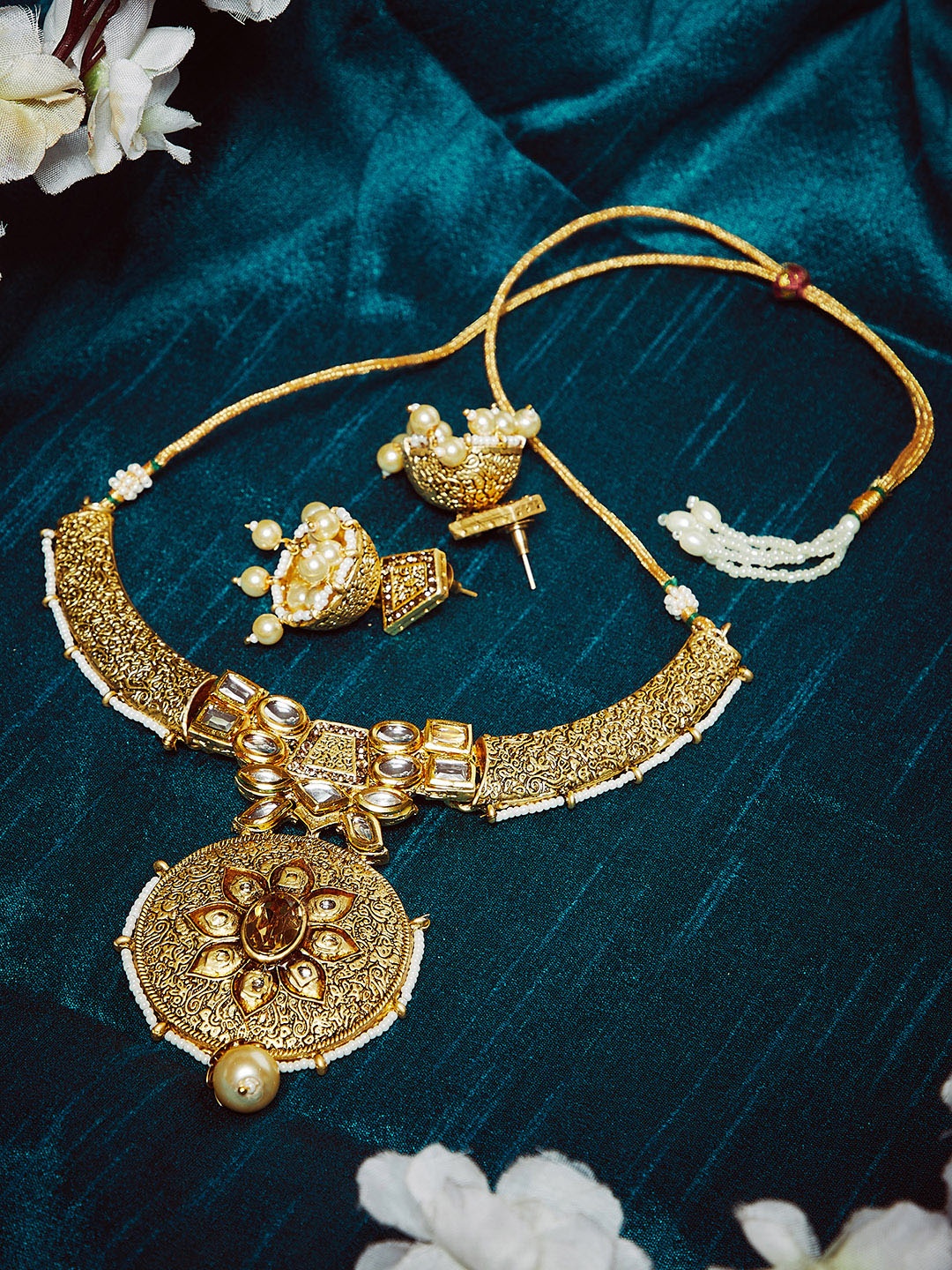 

PANASH Gold-Plated & Off-White Kundan & Pearl Studded Handcrafted Jewellery Set