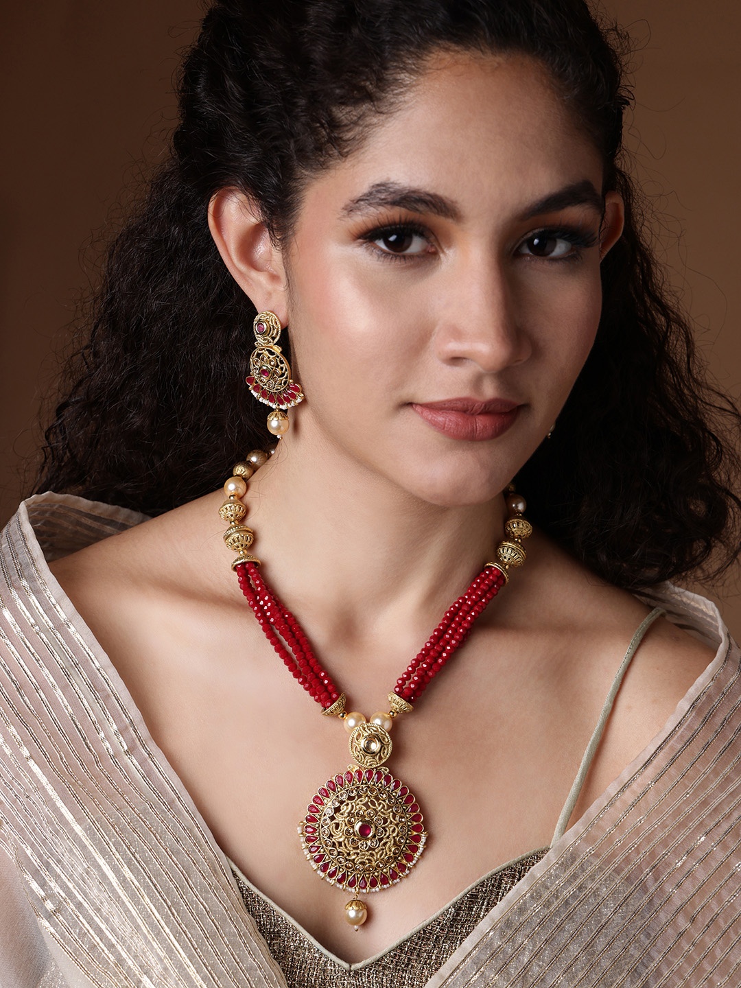 

PANASH Gold-Plated & Red Kundan Studded Beaded Handcrafted Jewellery Set