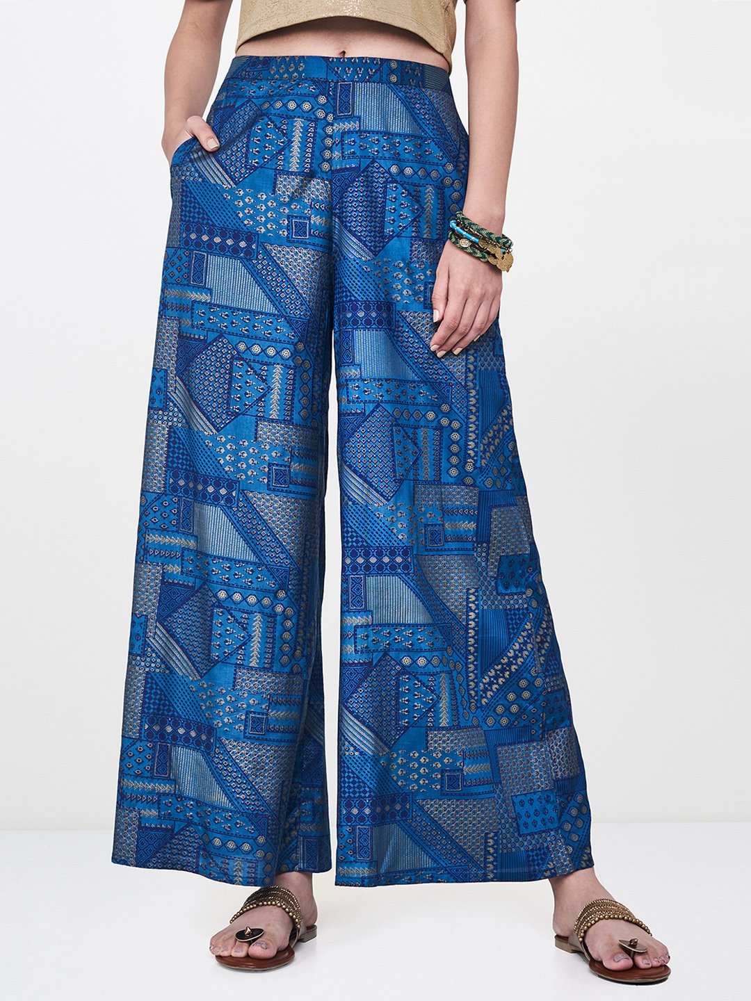 

Global Desi Women Blue Printed Wide Leg Palazzos