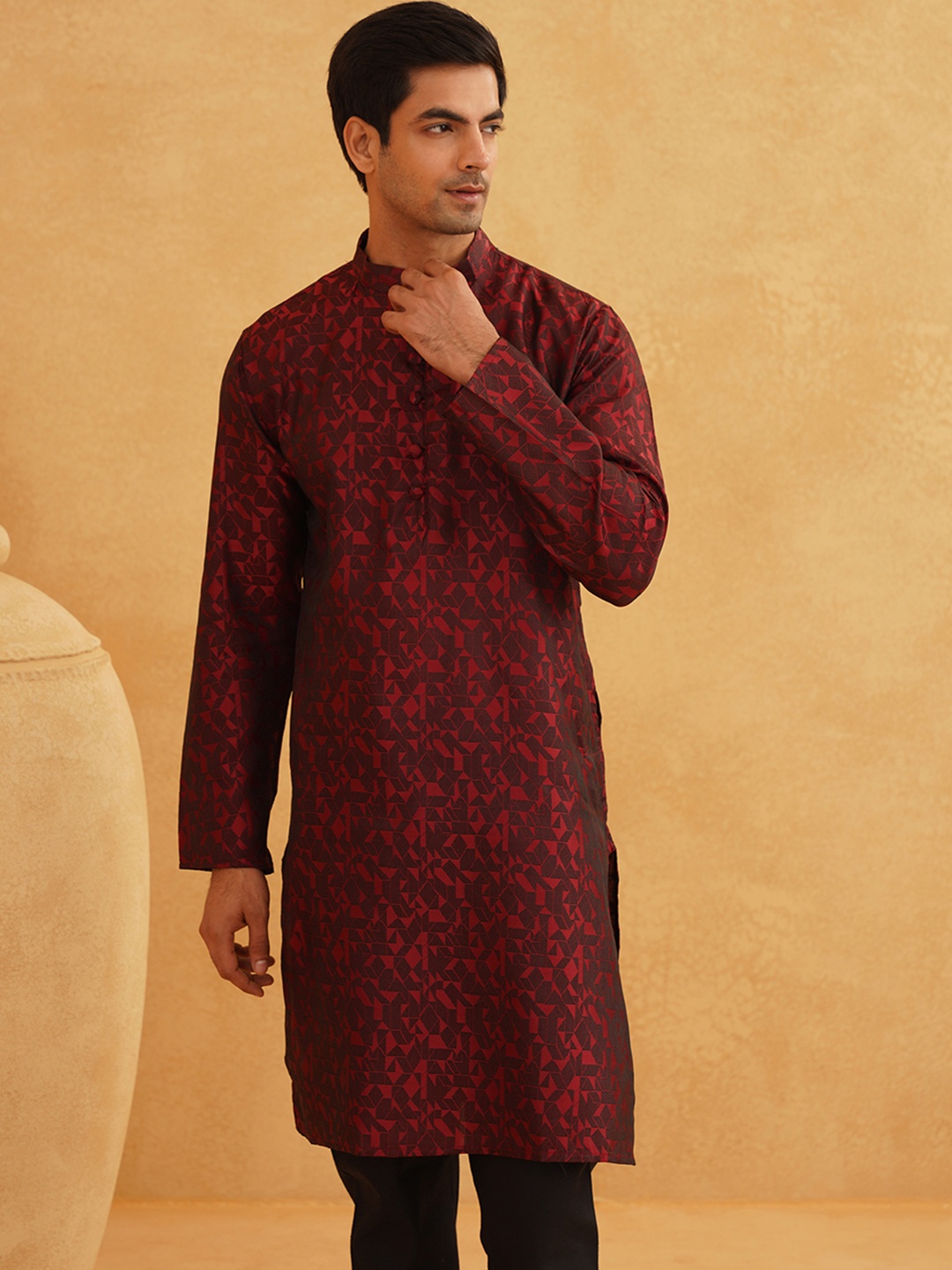 

SOJANYA Men Maroon Woven Design Straight Kurta