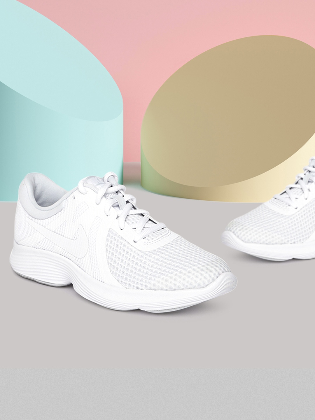 

Nike Kids White REVOLUTION 4 (GS) Running Shoes