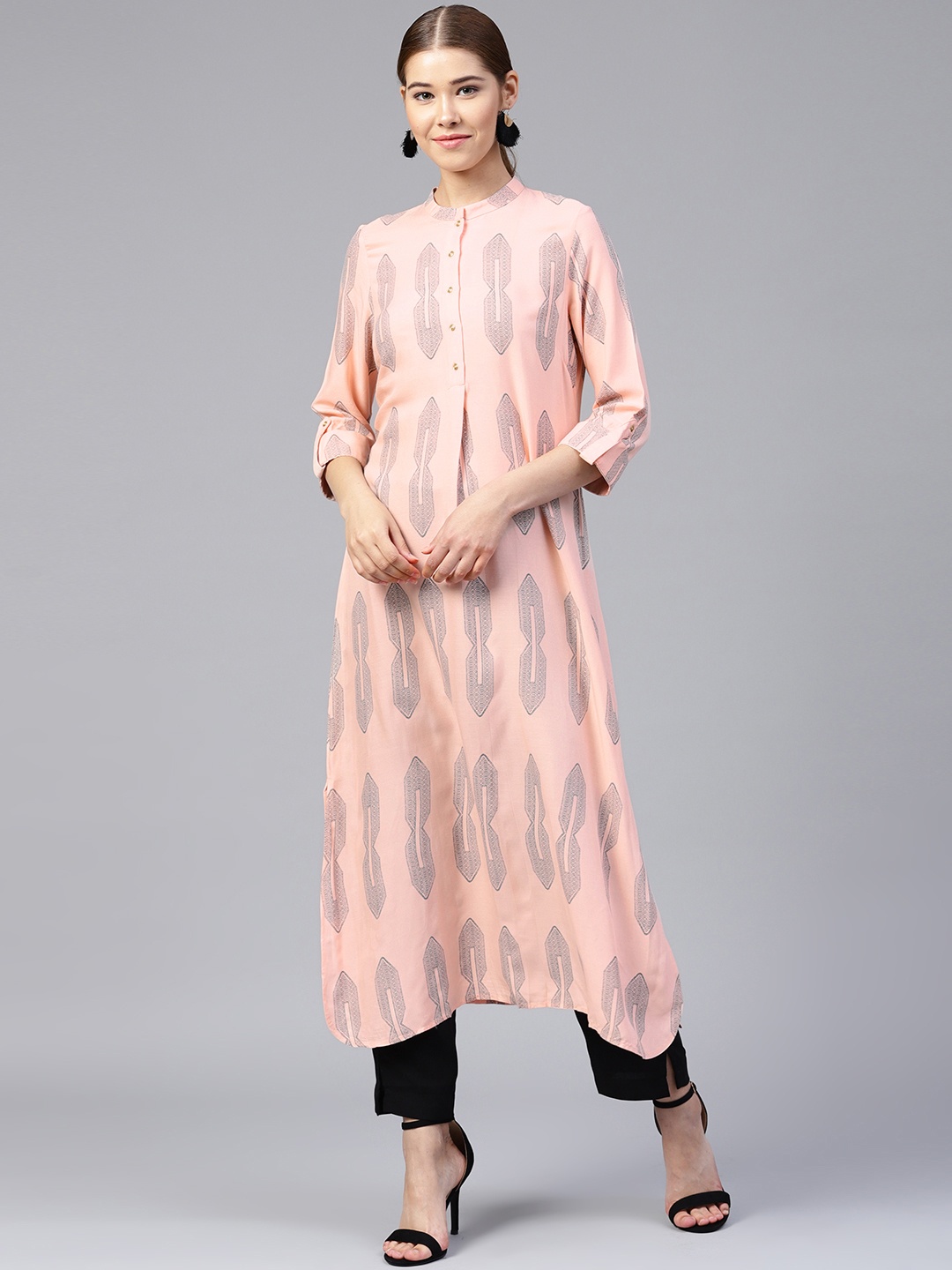 

W Women Peach-Coloured & Charcoal Printed Straight Kurta