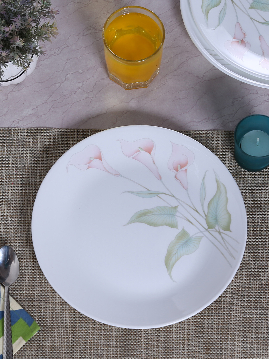 

Corelle White Printed Plate Set