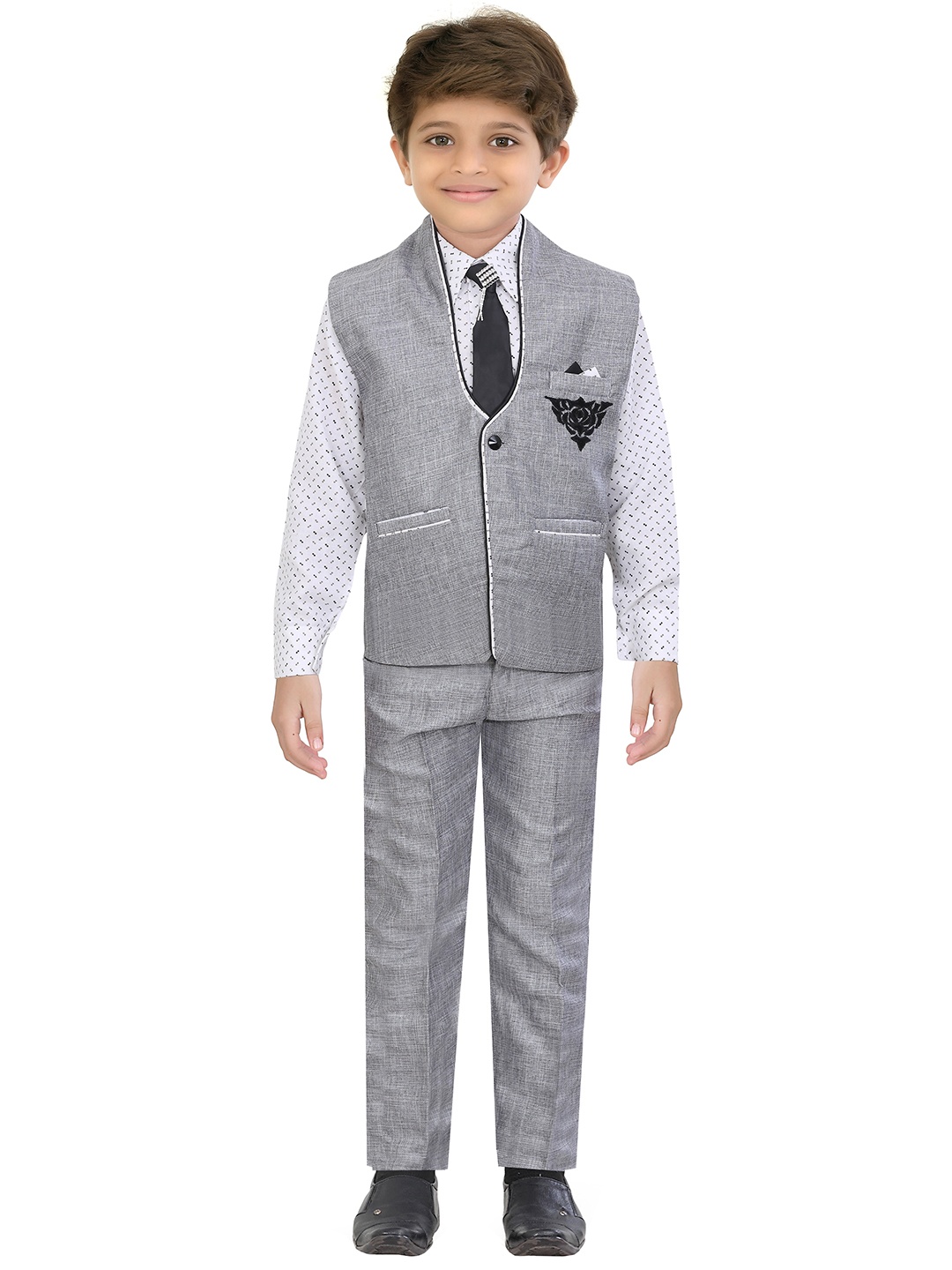 

Jeetethnics Boys White & Grey Solid Suit