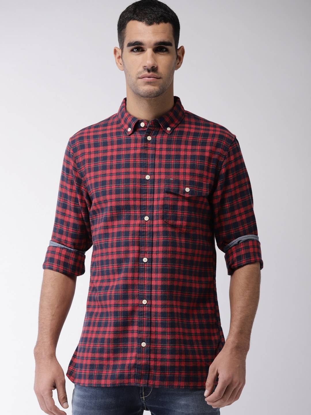 

Tommy Hilfiger Men Red & Navy Regular Fit Checked Casual Shirt