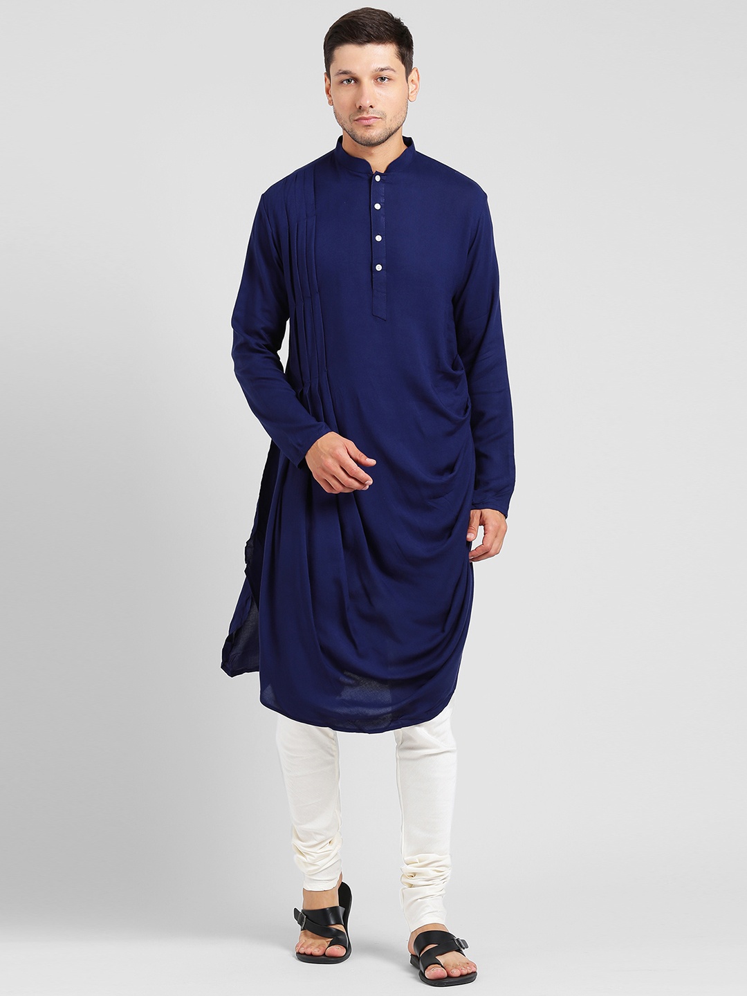 

KISAH Men Navy Blue Solid Banarasi Straight Kurta