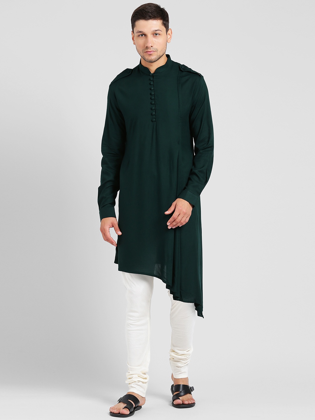 

KISAH Men Green Solid Straight Kurta