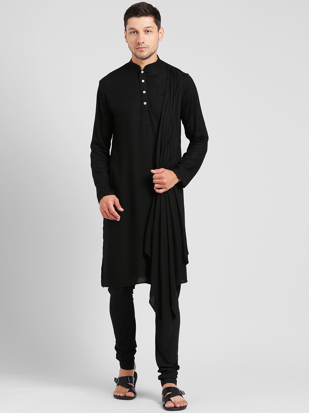 

KISAH Men Black Solid Straight Kurta