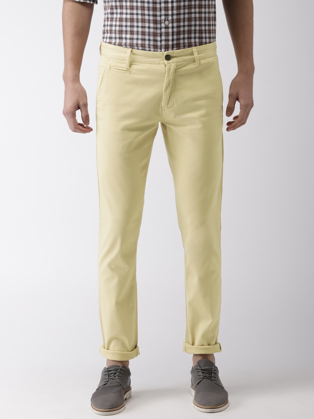 

Arrow Sport Men Beige Chrysler Slim Fit Solid Chinos