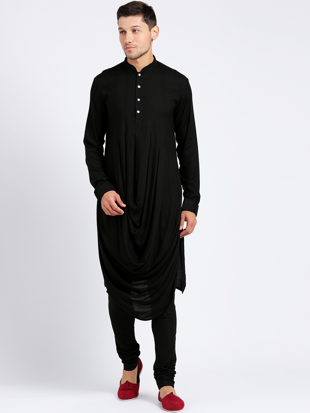 

KISAH Men Black Solid Kurta with Churidar