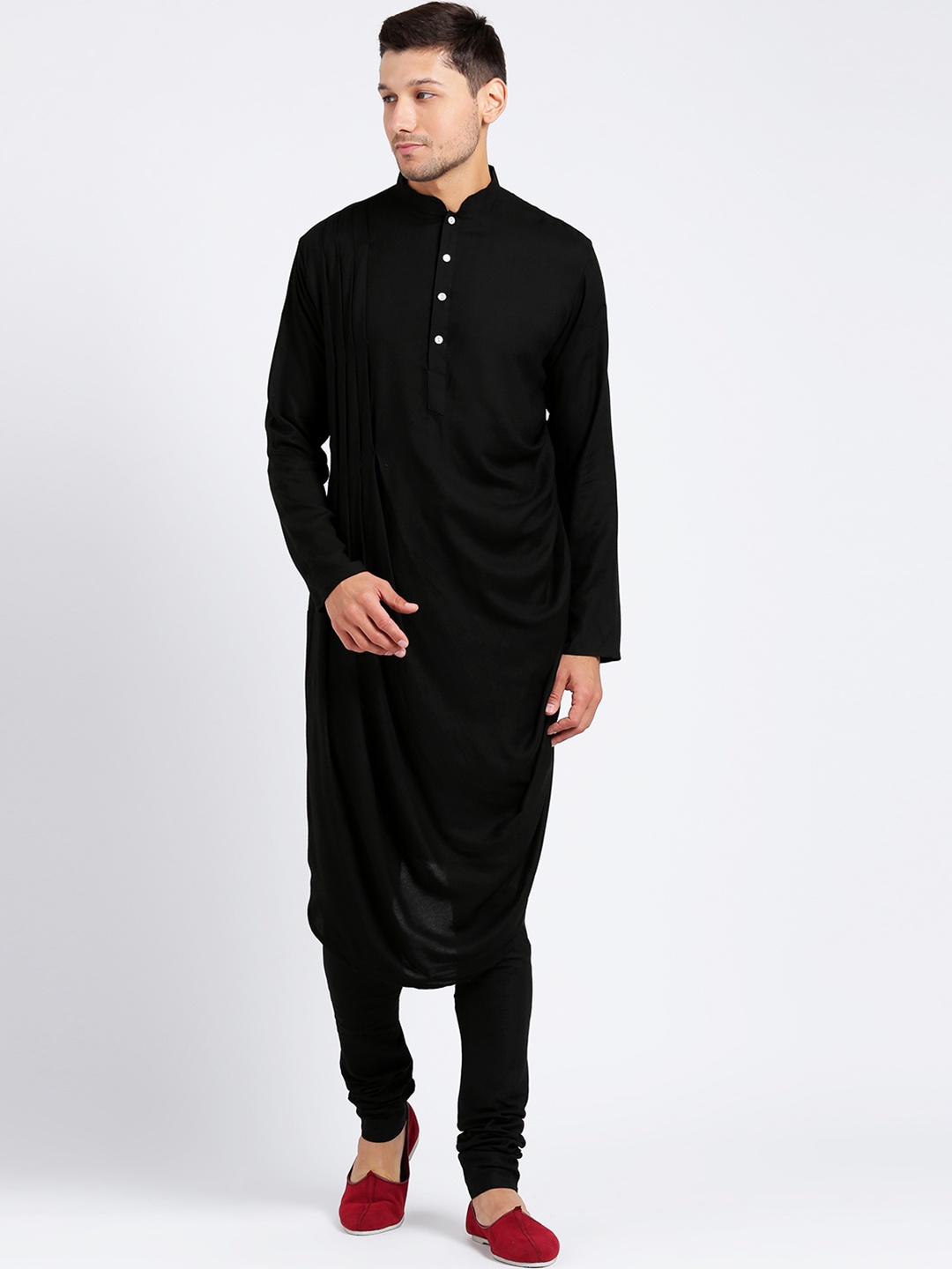 

KISAH Men Black Solid Kurta with Churidar