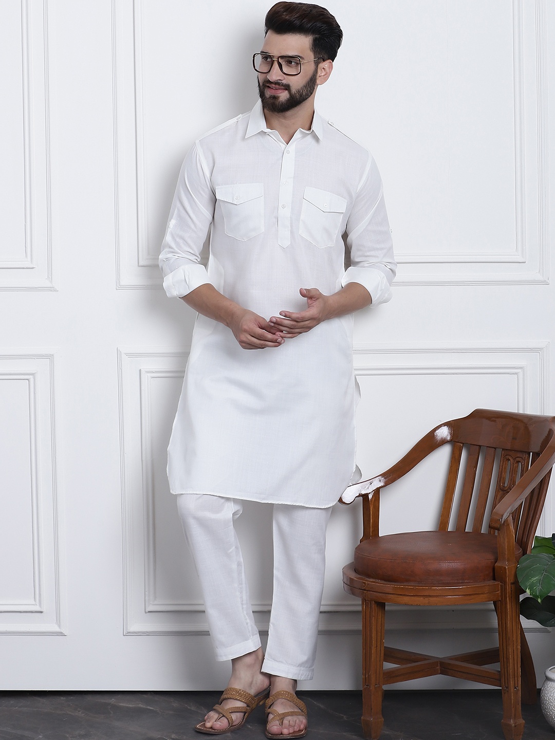 

SOJANYA Men Off-White Solid Kurta with Salwar