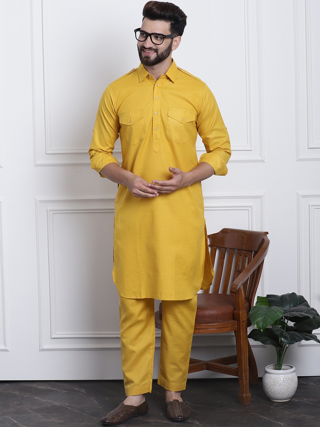 

SOJANYA Men Mustard Yellow Solid Kurta with Salwar