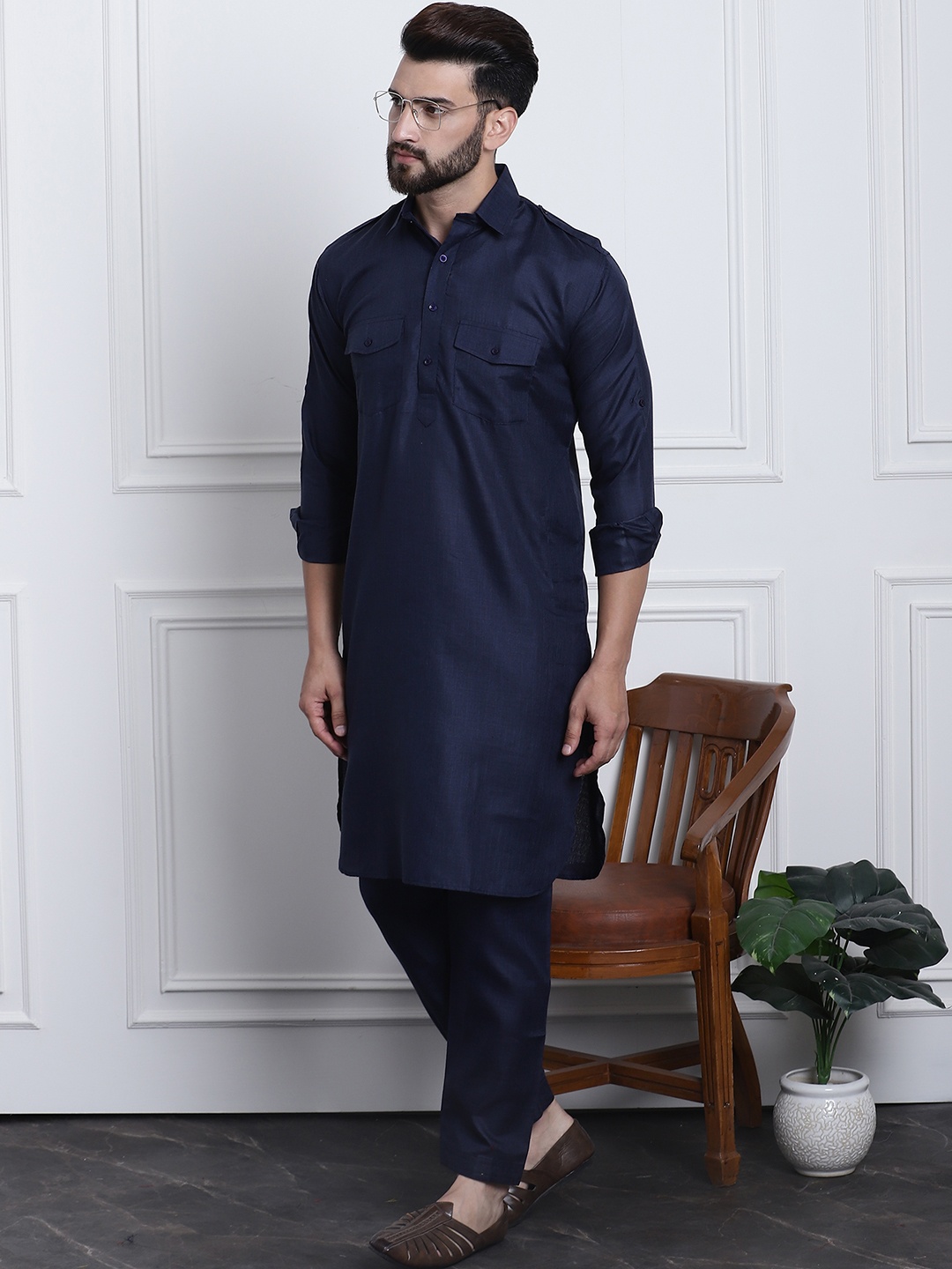 

SOJANYA Men Navy Blue Solid Kurta with Salwar