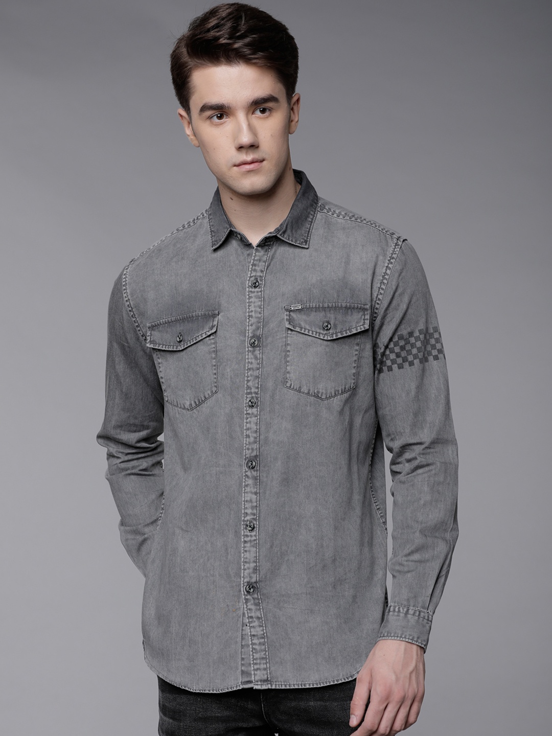 

LOCOMOTIVE Men Grey Slim Fit Solid Casual Shirt