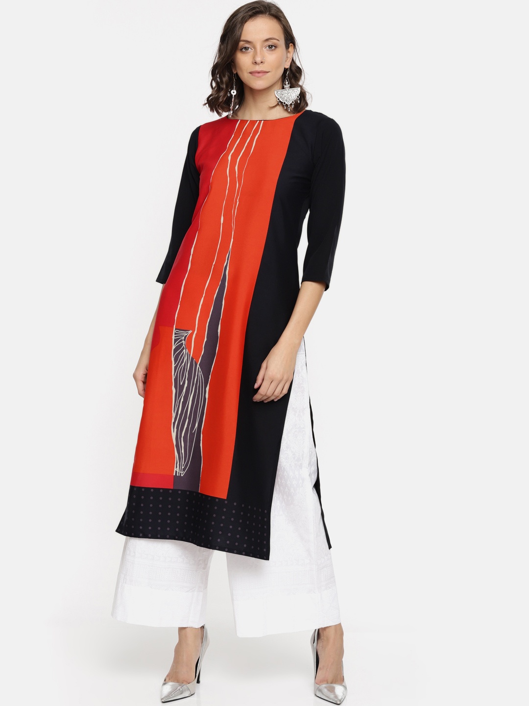 

Vaamsi Women Black & Red Printed Straight Kurta