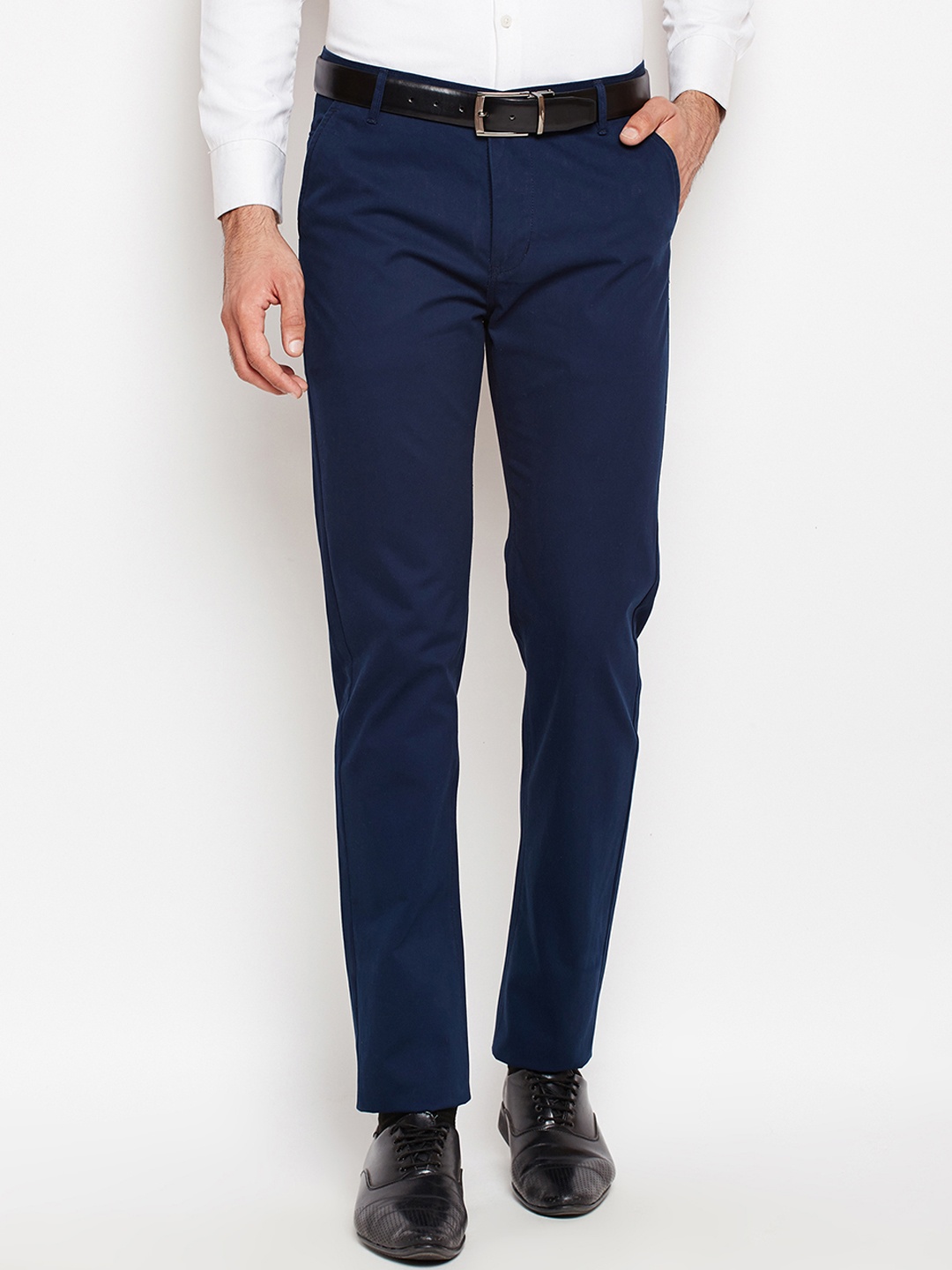 

Hancock Men Navy Blue Slim Fit Solid Chinos