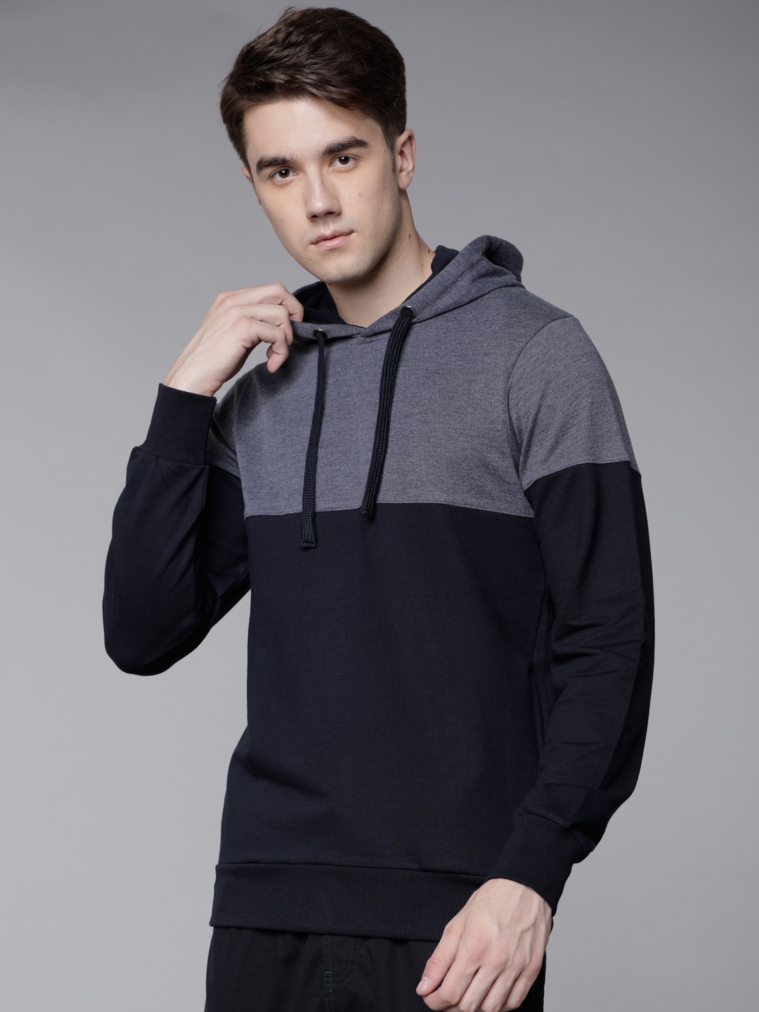 

HIGHLANDER Men Navy Blue & Grey Colourblocked Hooded Sweatshirt