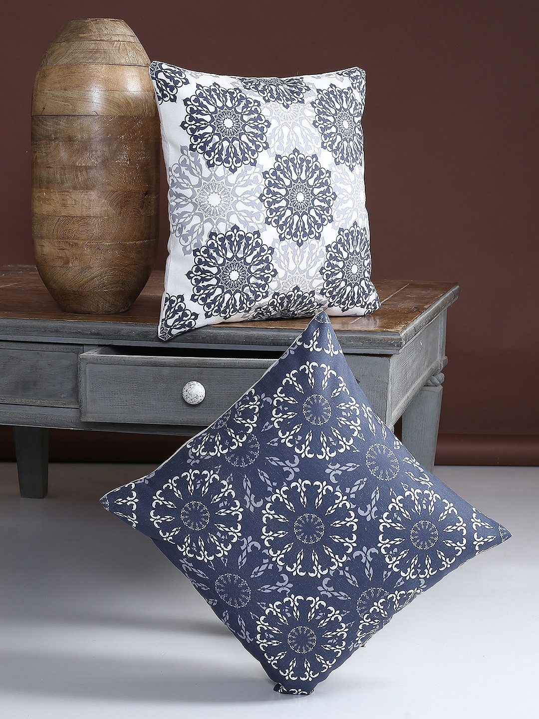 

Alina decor Off-White & Blue Set of 2 Ethnic Motifs Square Cushion Covers