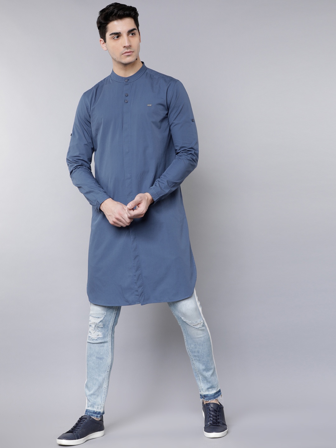

LOCOMOTIVE Men Blue Solid Straight Kurta