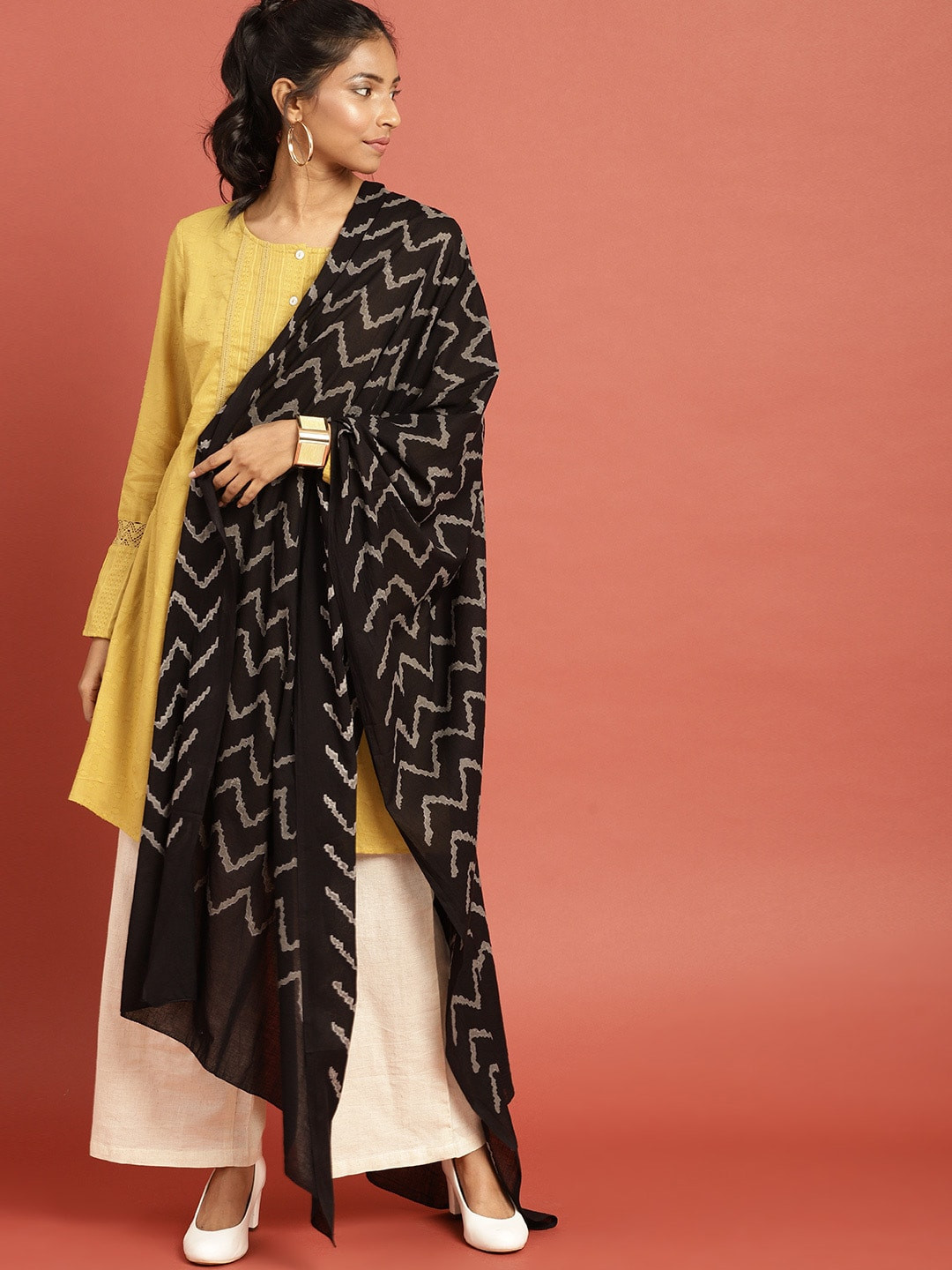 

Taavi Women Black Block Print Legacy Sustainable Pure Cotton Dupatta