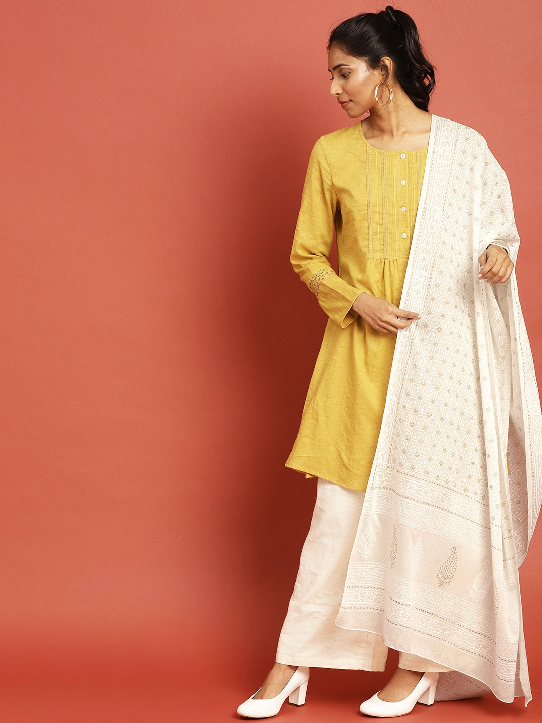 

Taavi Women White Block Print Legacy Pure Cotton Dupatta