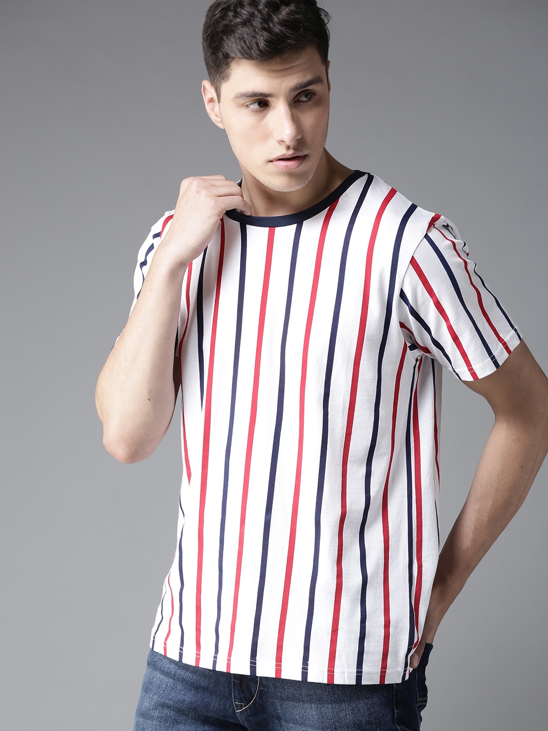 

HERE&NOW Men White & Red Striped Round Neck T-shirt