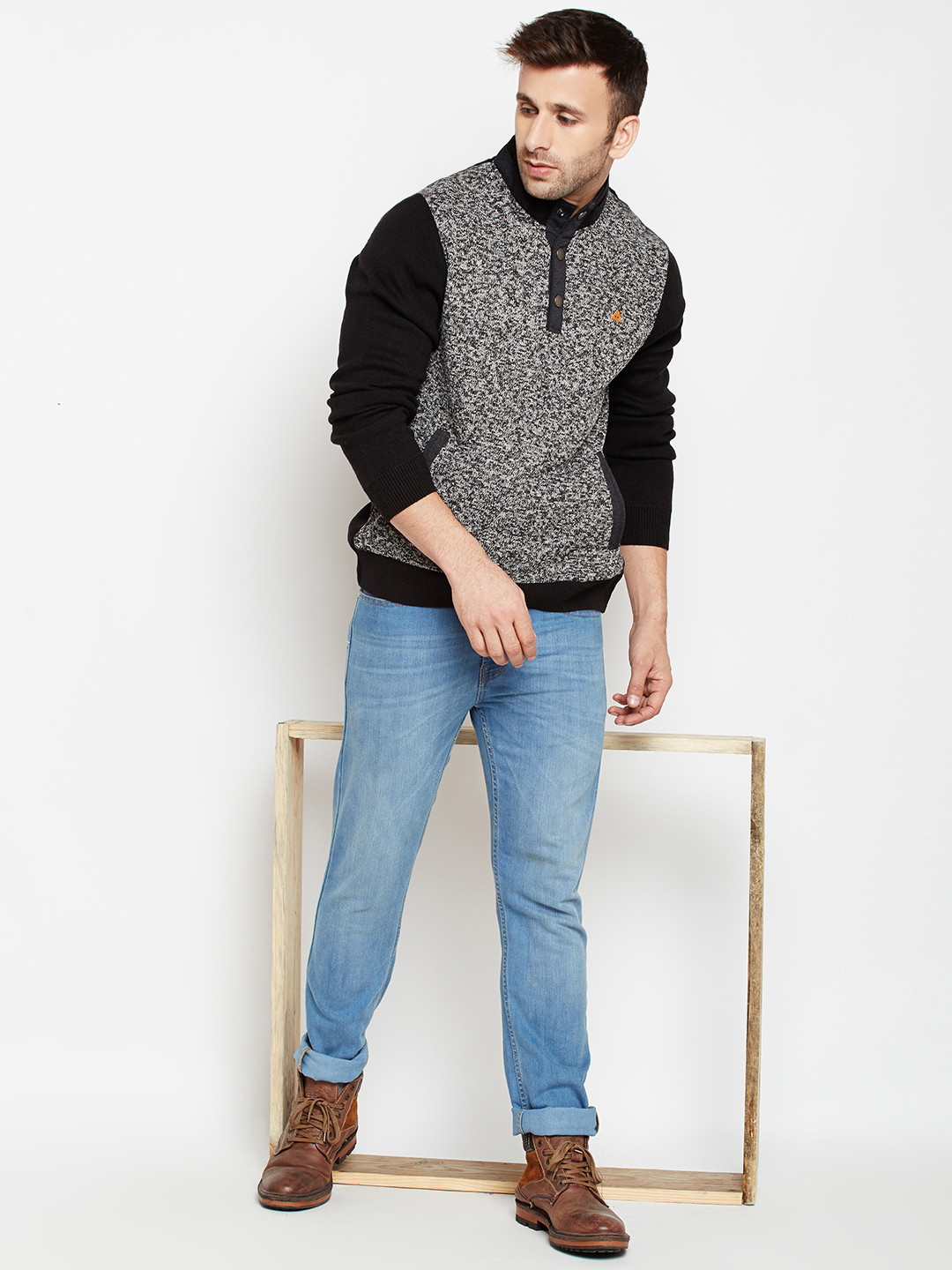 

Crimsoune Club Men Black Solid Sweatshirt