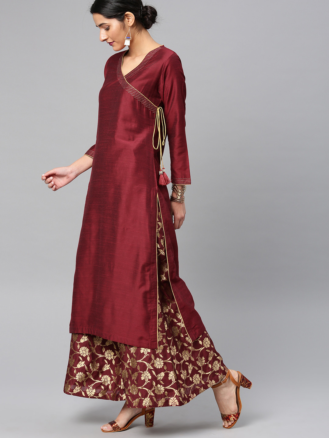

Vishudh Women Maroon & Gold-Toned Solid Kurta with Palazzos