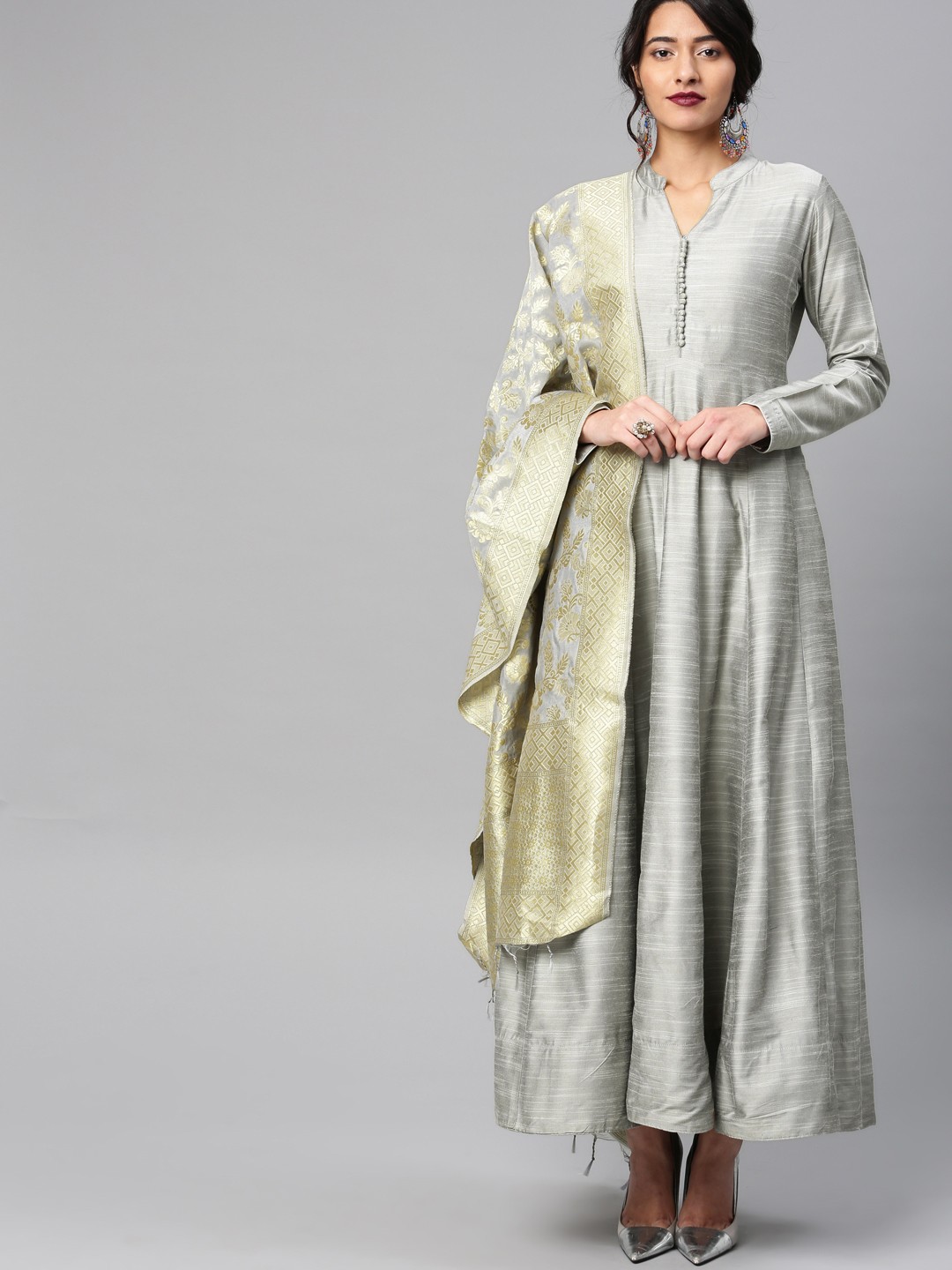 

Vishudh Women Grey Solid Maxi Dress With Dupatta