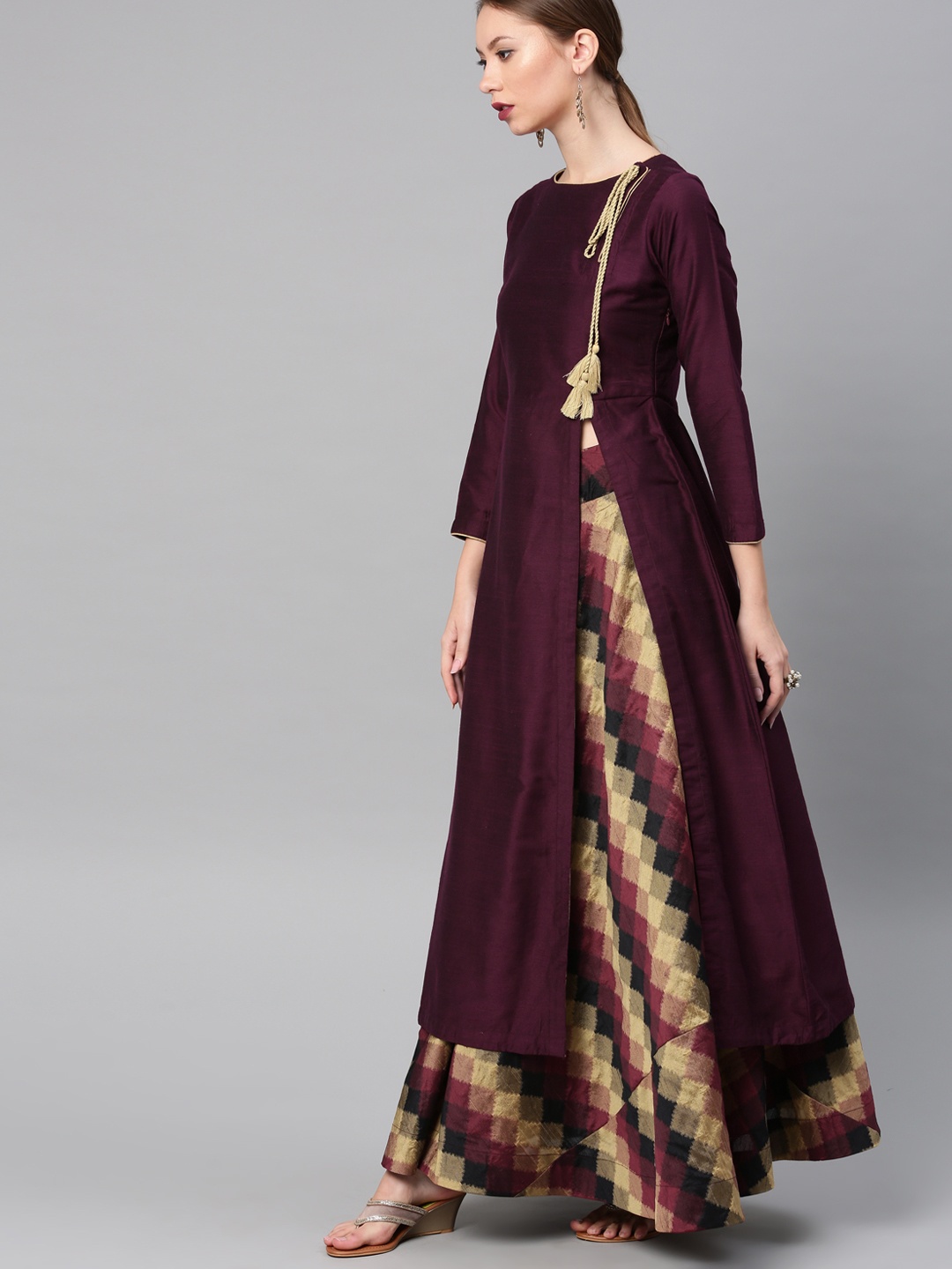 

Vishudh Women Burgundy & Solid Kurta with Palazzos