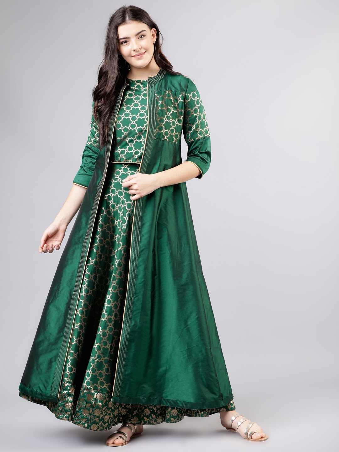 

Vishudh Women Green & Gold-Toned Solid Kurta with Skirt