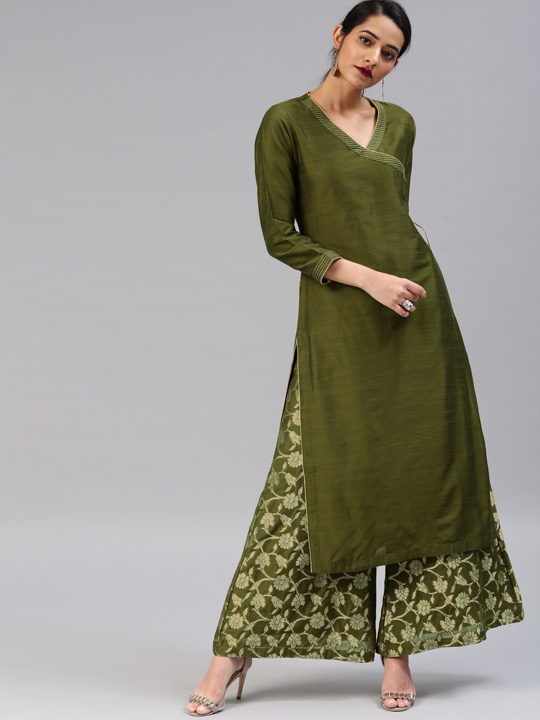 

Vishudh Women Olive Green & Gold-Toned Solid Kurta with Palazzos