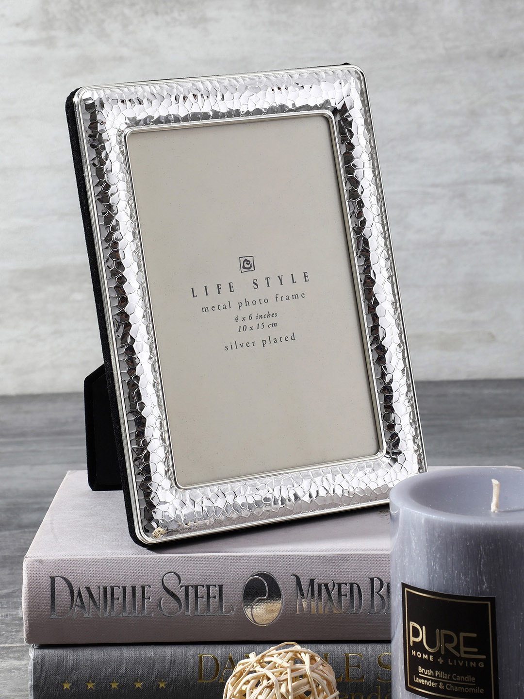 

Pure Home and Living Silver-Toned Textured Photo Frame