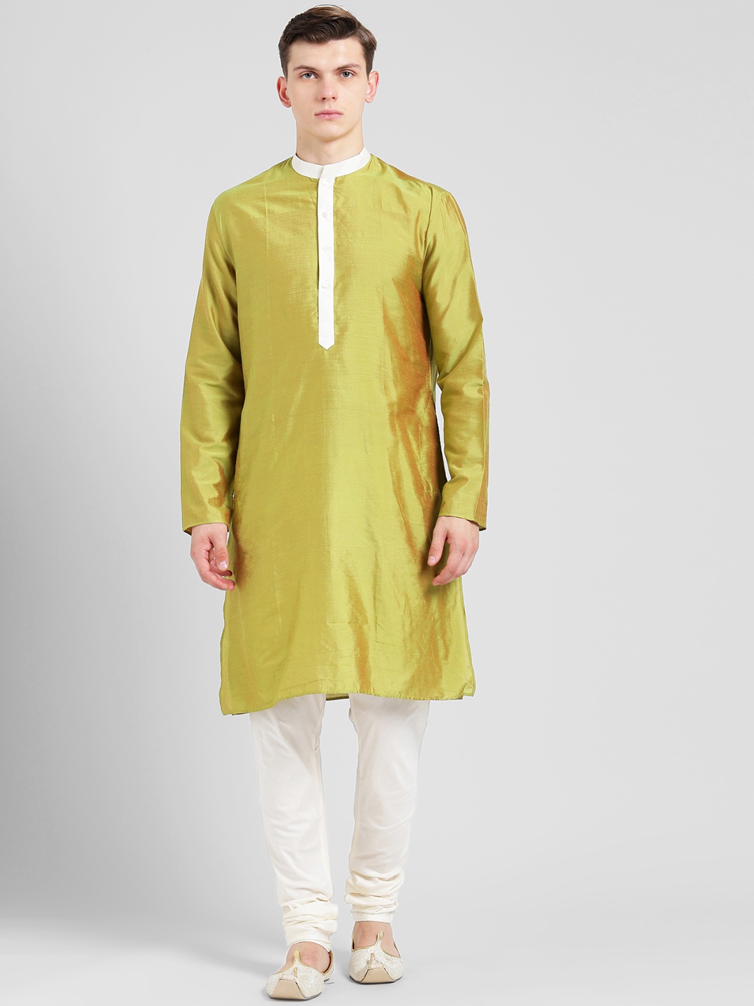 

KISAH Men Green & Off-White Solid Kurta with Churidar