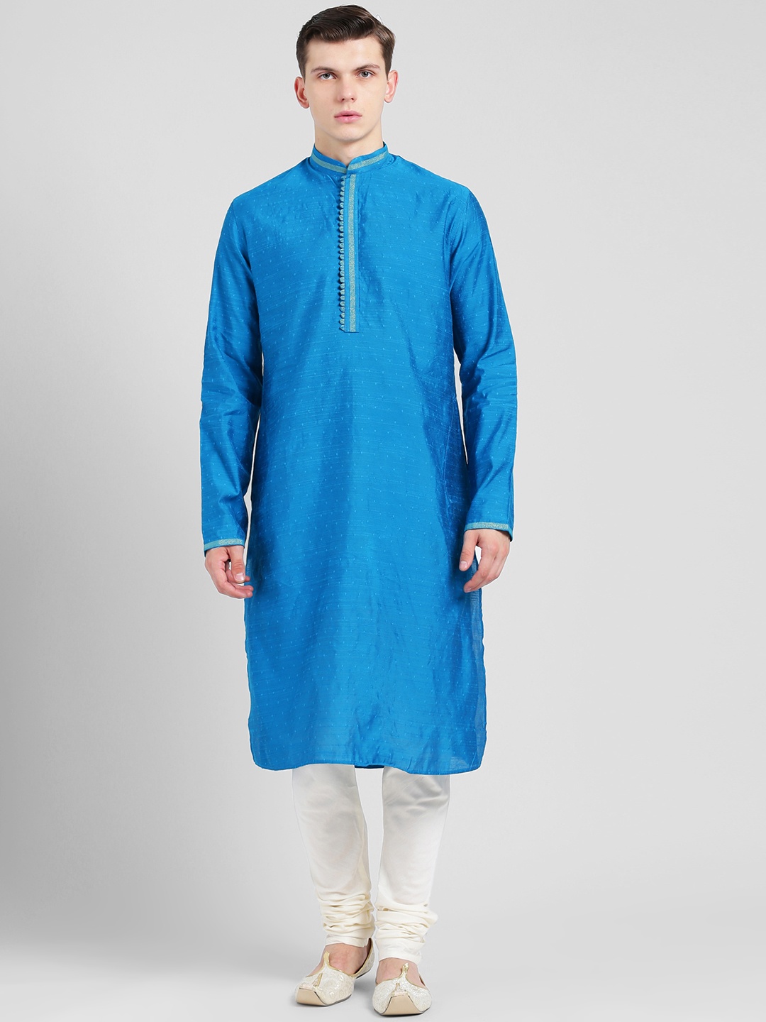 

KISAH Men Blue & Off-White Solid Kurta with Churidar