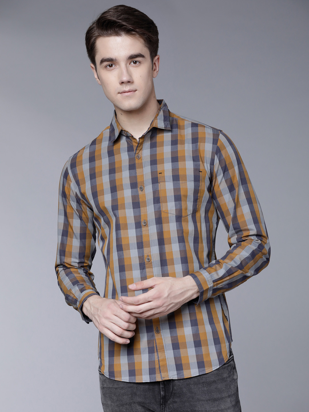 

LOCOMOTIVE Men Grey & Mustard Brown Slim Fit Checked Casual Shirt