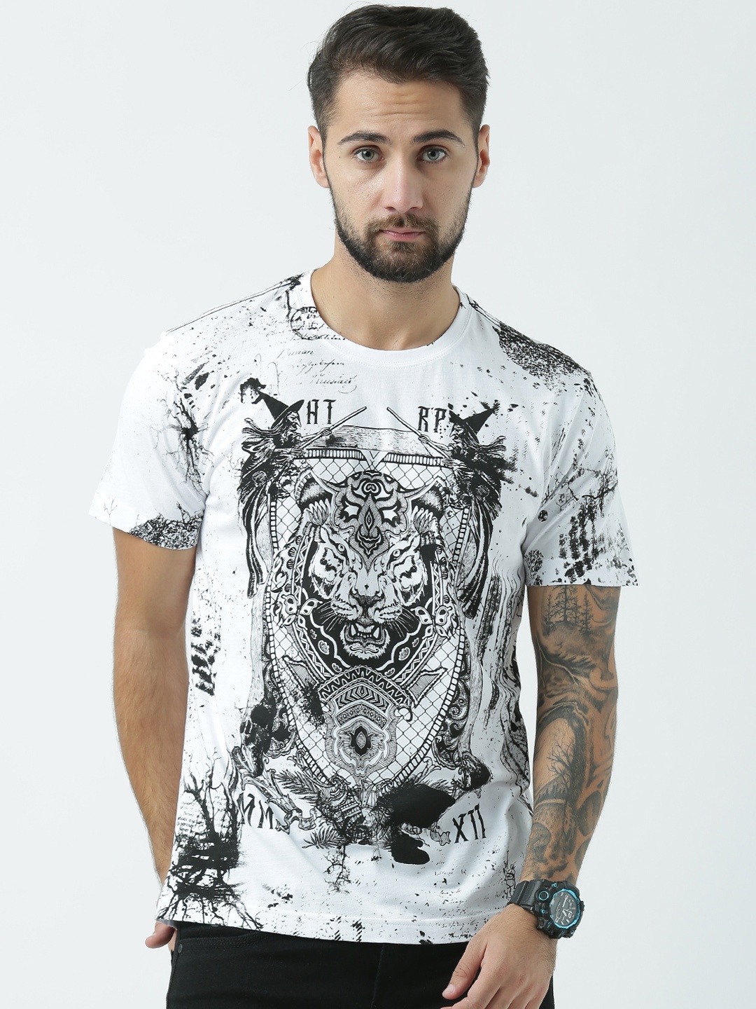 Huetrap Men White & Black Printed Round Neck T-shirt
