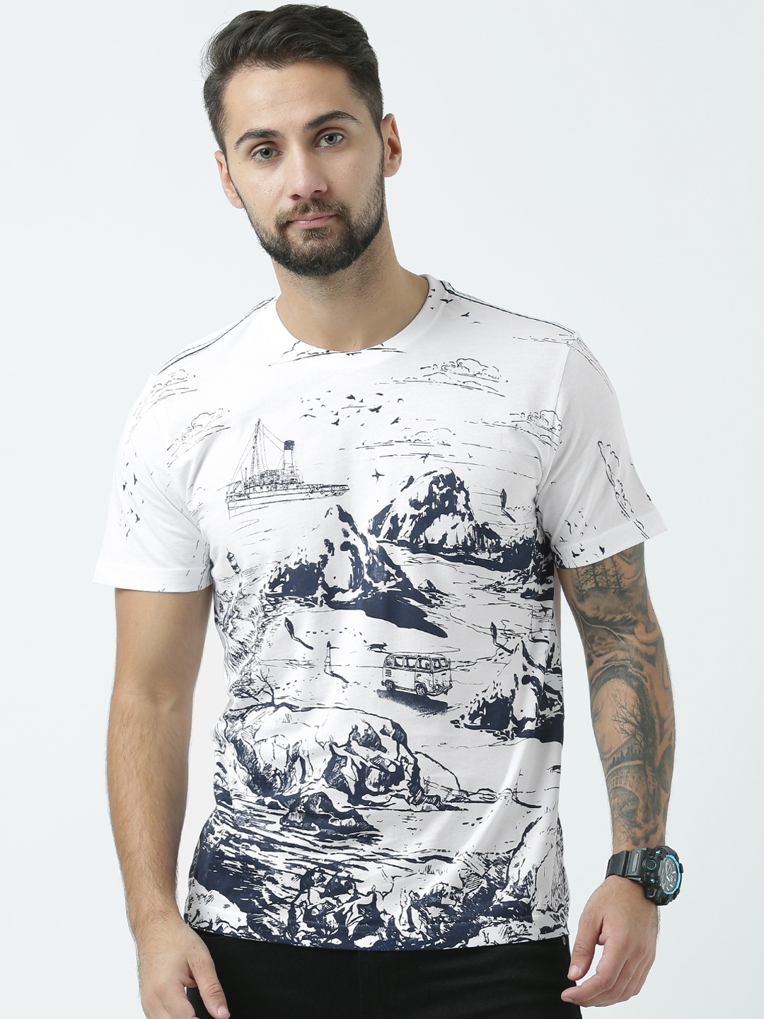 

Huetrap Men White & Black Printed Round Neck T-shirt