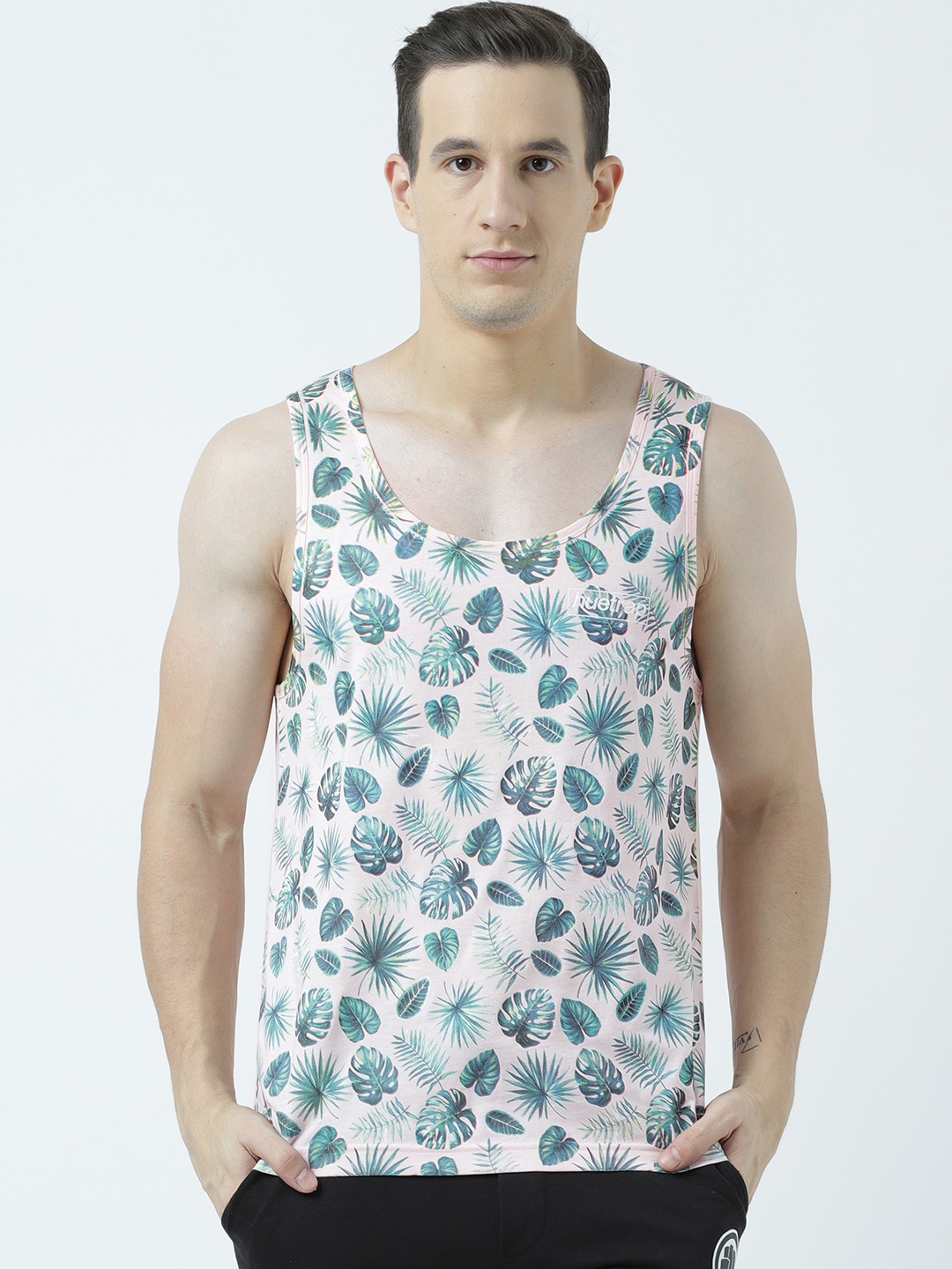 Huetrap Men Pink Printed Scoop Neck T-shirt