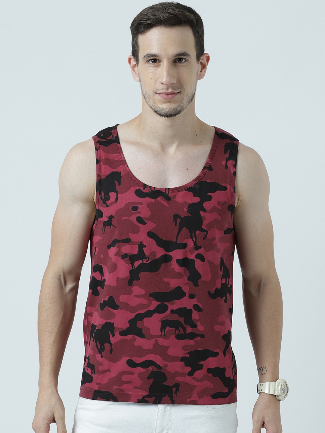 

Huetrap Men Maroon Printed Scoop Neck T-shirt