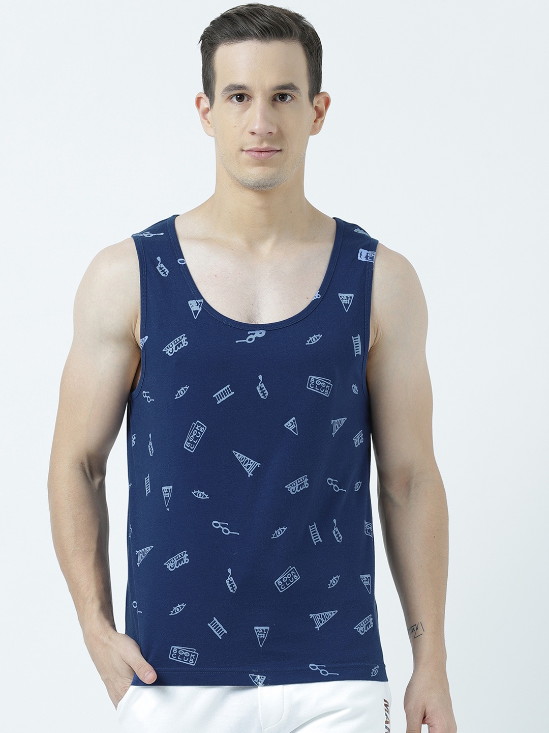 

Huetrap Men Navy Blue Printed Scoop Neck Sleeveless T-shirt