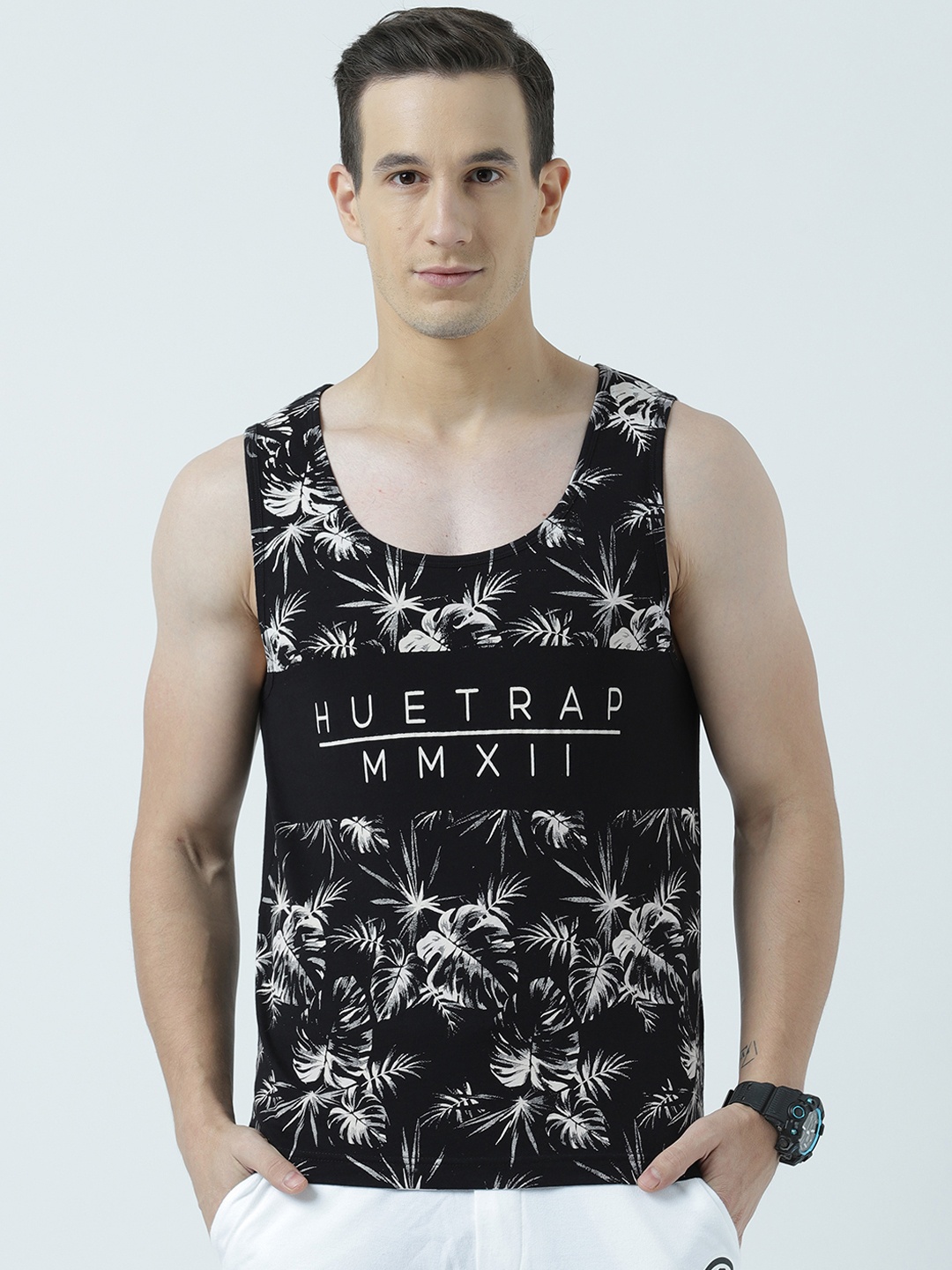 

Huetrap Men Black Printed Scoop Neck T-shirt
