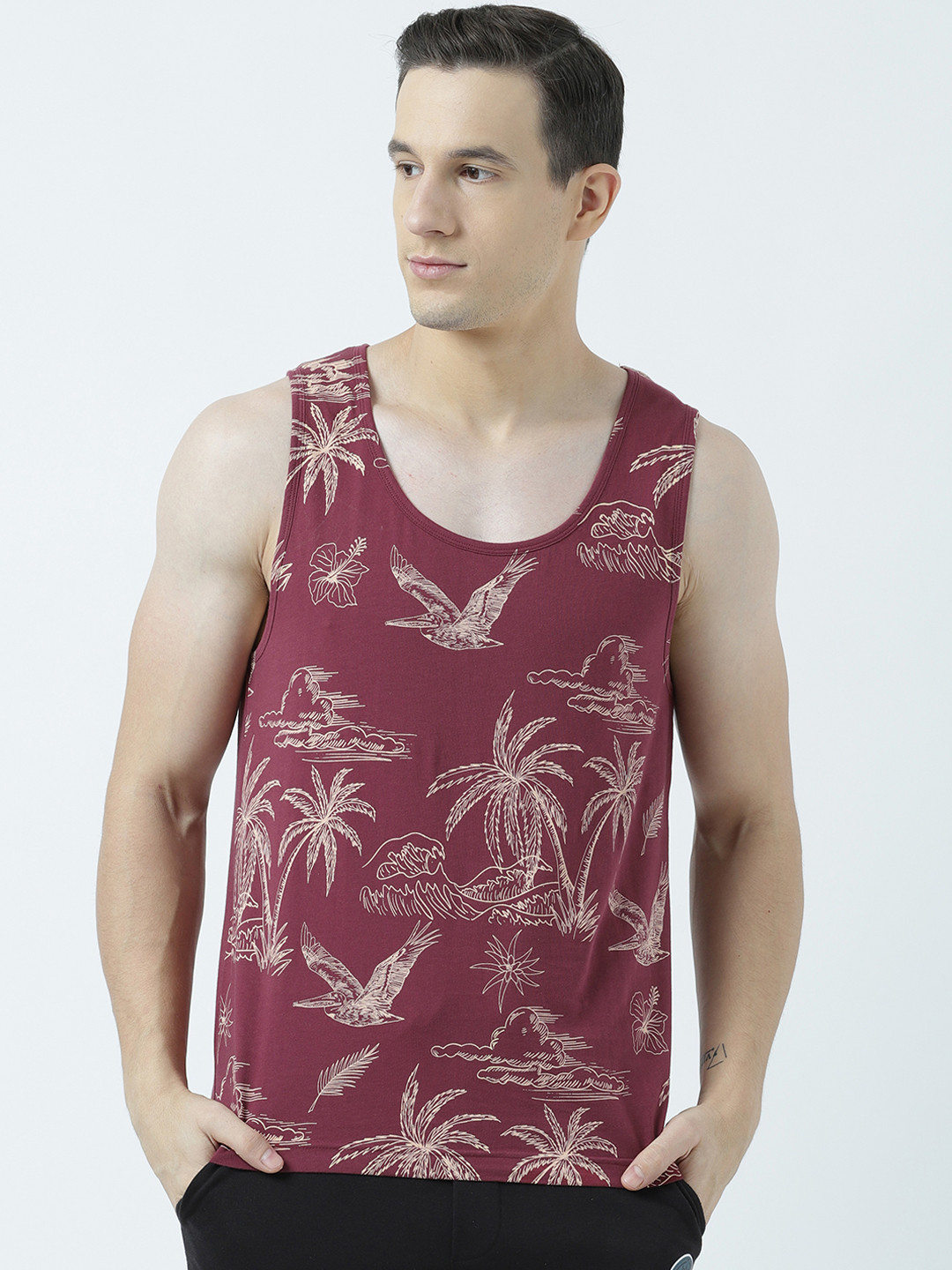 

Huetrap Men Maroon Printed Scoop Neck T-shirt