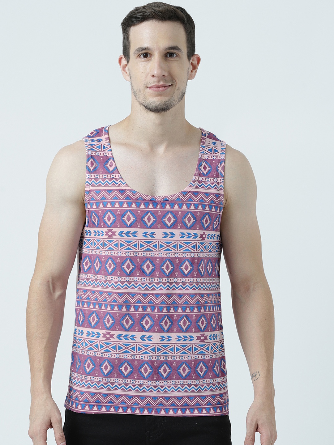 

Huetrap Men Pink Printed Scoop Neck T-shirt