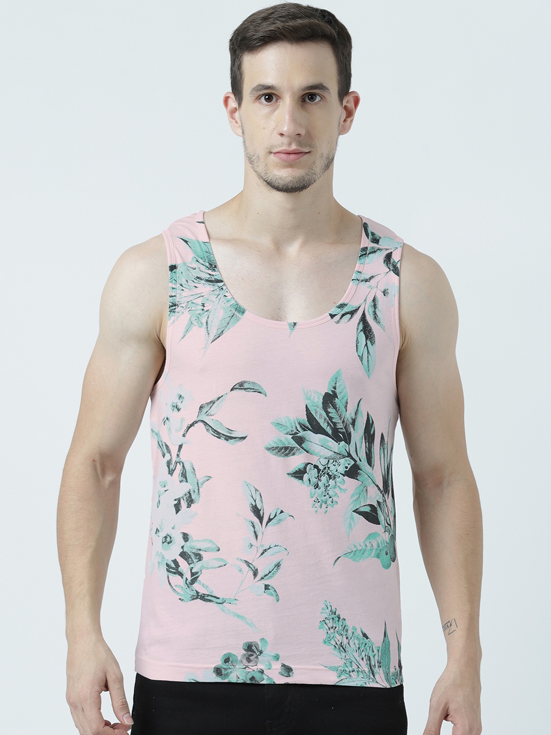 

Huetrap Men Pink Printed Scoop Neck T-shirt
